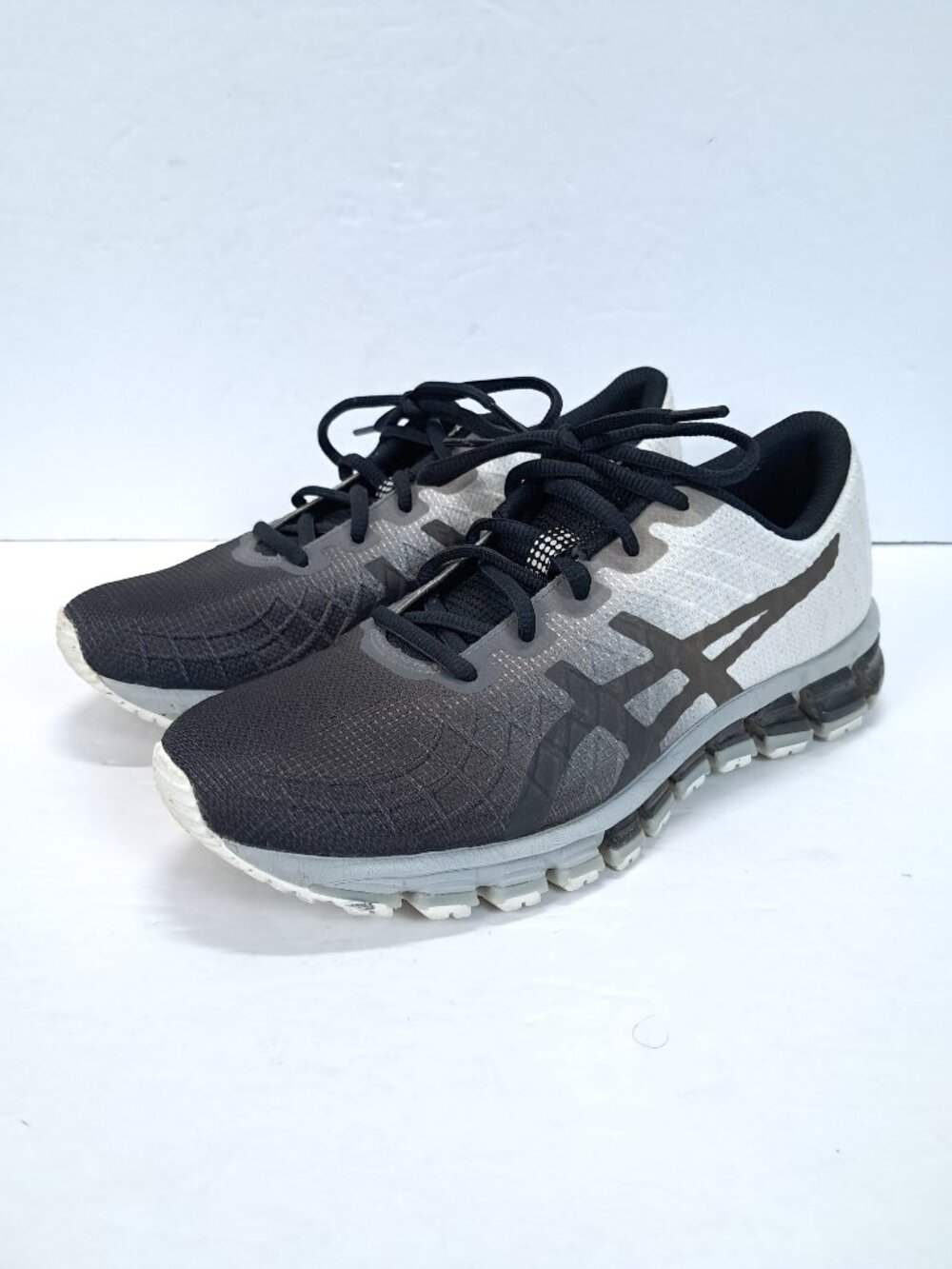 ASICS GEL Quantum 180 4 Shoes Women 7.5 Black White Athletic Sneakers 1022A098 - Picture 2 of 14